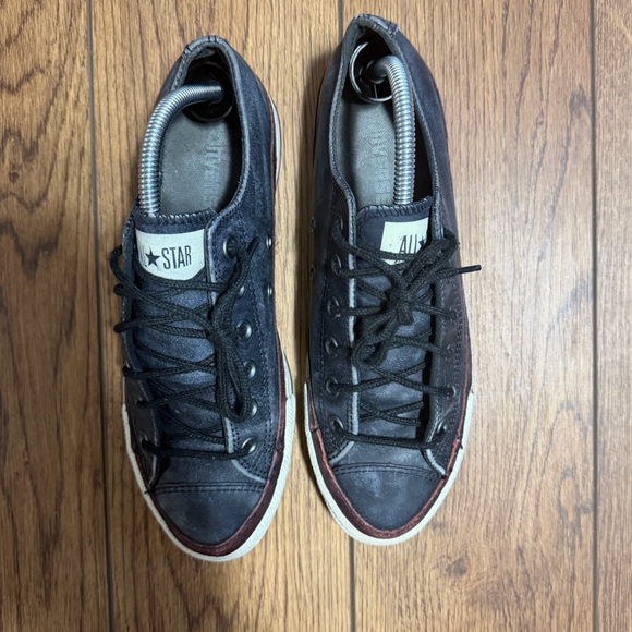 [Used] Converse All-Stars // Men Size 7.5 -  Women 9.5 - Picture 3 of 4
